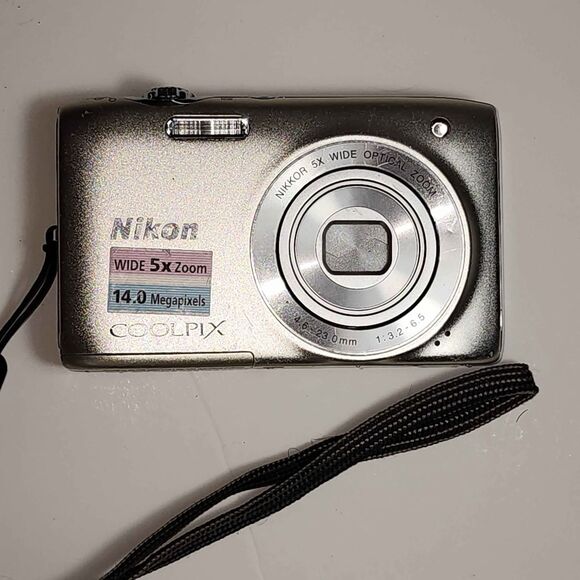 Nikon Coolpix S3100 Champagne Silver 14.0mp With Battery - Picture 1 of 6